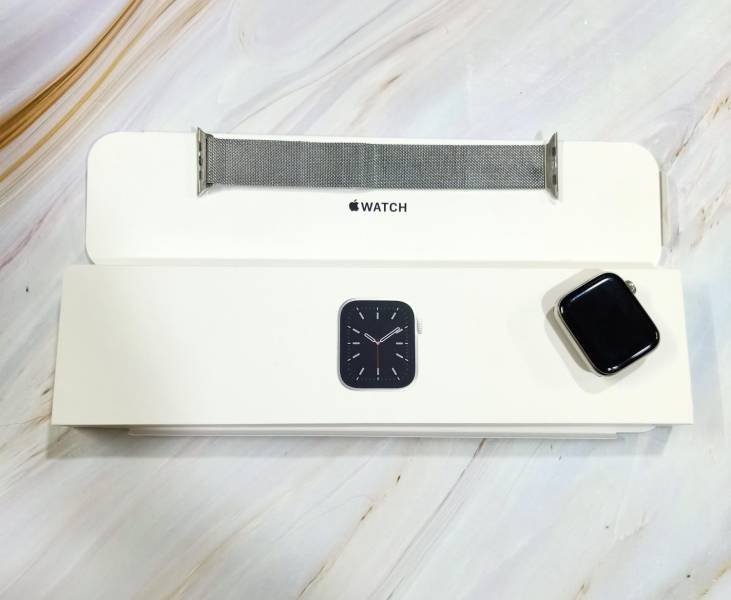 Pre-owned Apple Iwatch Series 6 44mm 74% Silver Stainless Cellular Hover
